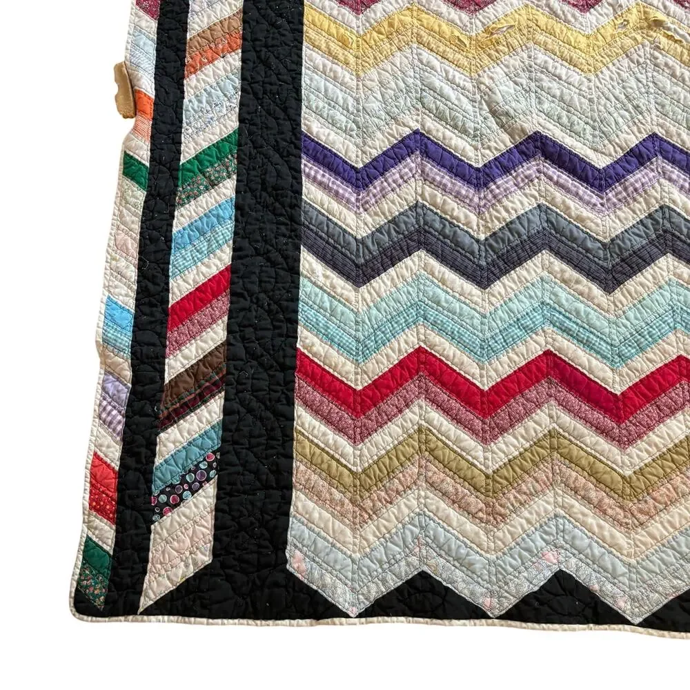Vintage Quilt Patchwork Chevron Zig Zag Pattern 75x87” Hand Made Cotton Cutter